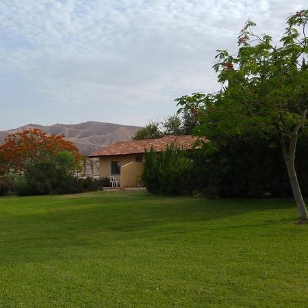 Almog Kibbutz Hotel ภายนอก รูปภาพ