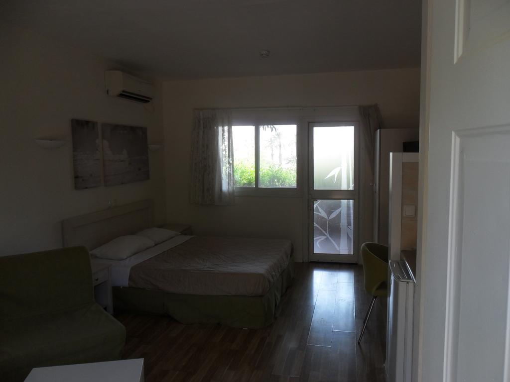 Almog Kibbutz Hotel ภายนอก รูปภาพ