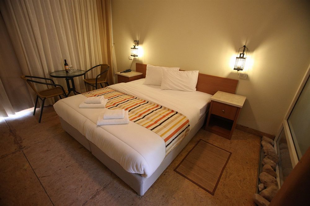 Almog Kibbutz Hotel ภายนอก รูปภาพ